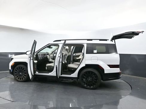 Used 2025 Hyundai Santa Fe Calligraphy FWD image 42