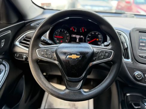 Used 2018 Chevrolet Malibu LT FWD image 47