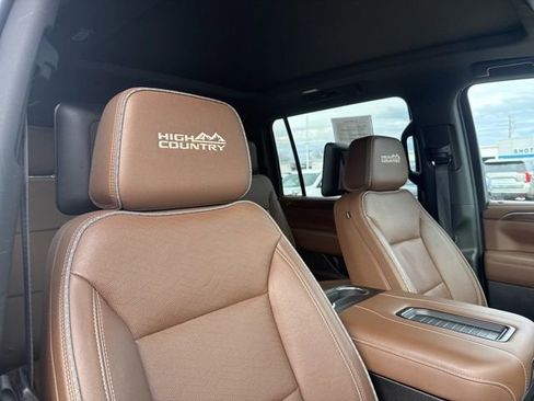 Used 2024 Chevrolet Suburban High Country w/ Advanced Technology Package image 59