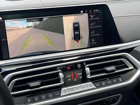 Used 2022 BMW X7 M50i AWD/4WD image 24