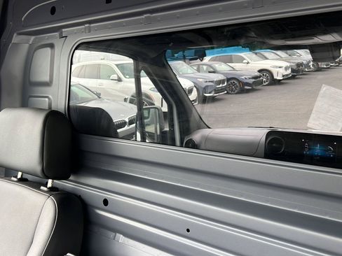 Used 2024 Mercedes-Benz Sprinter 4500 image 19