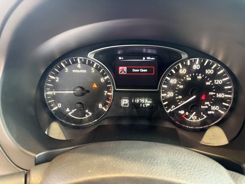 Used 2015 Nissan Altima 2.5 SV w/ Convenience Package FWD image 14
