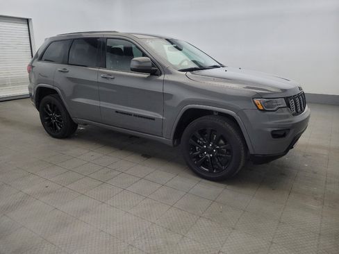 Used 2022 Jeep Grand Cherokee Laredo X AWD/4WD image 11