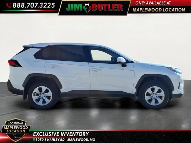 Used 2024 Toyota RAV4 LE AWD/4WD image 5