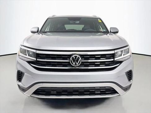Used 2021 Volkswagen Atlas Cross Sport SE AWD/4WD image 2