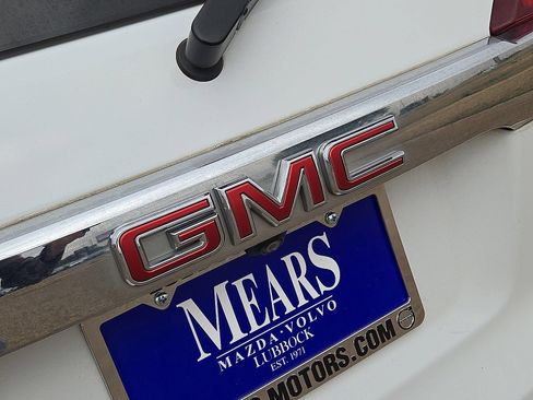 Used 2023 GMC Acadia SLT AWD/4WD image 13