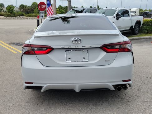 Used 2024 Toyota Camry SE w/ Cold Weather Package FWD image 6