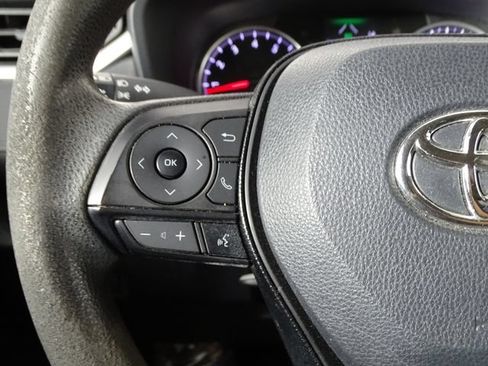 Used 2021 Toyota RAV4 LE FWD image 20