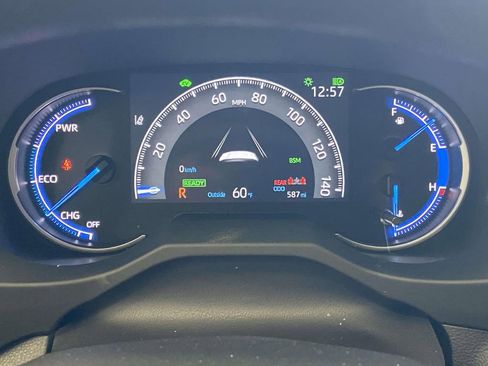 Used 2025 Toyota RAV4 XLE image 30