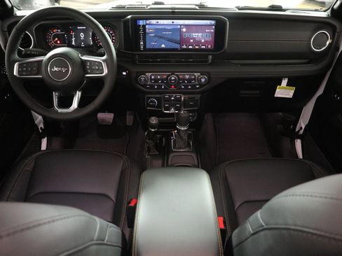 New 2026 Jeep Wrangler Sahara AWD/4WD image 15