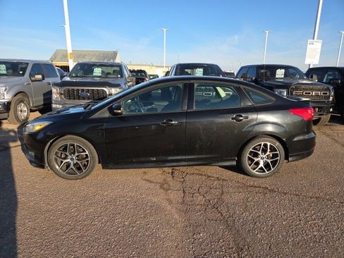Used 2015 Ford Focus SE w/ SE Sport Package image 2