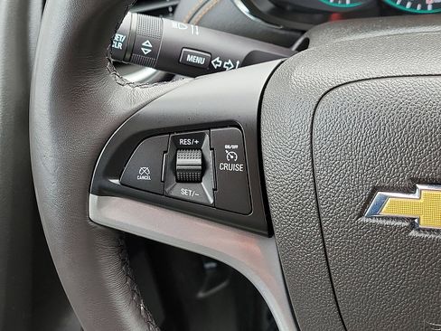 Used 2019 Chevrolet Trax LT w/ LT Convenience Package image 17