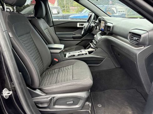 Used 2020 Ford Explorer XLT AWD/4WD image 26
