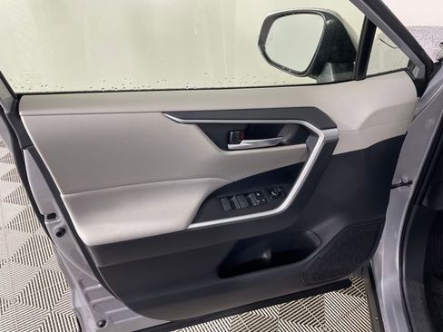 Used 2025 Toyota RAV4 XLE image 10