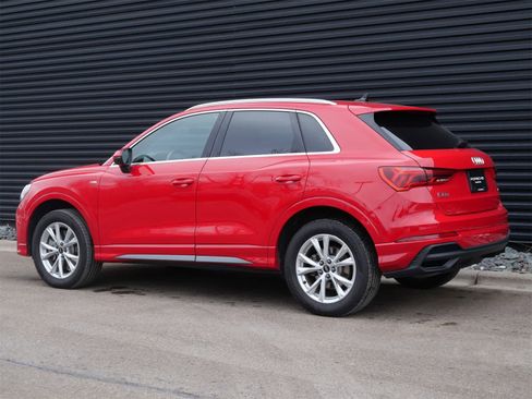 Used 2023 Audi Q3 2.0T Premium Plus w/ Premium Plus Package image 3