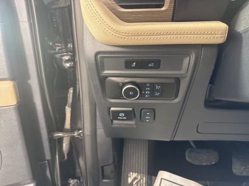 Used 2024 Ford Expedition Max Limited AWD/4WD image 30