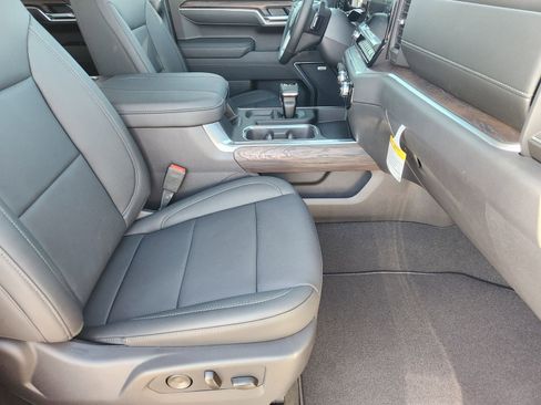 New 2026 GMC Sierra 1500 SLT w/ SLT Premium Package AWD/4WD image 17