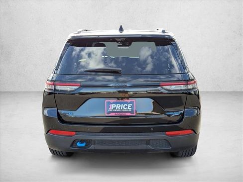 Used 2024 Jeep Grand Cherokee Trailhawk w/ Advanced Protech Group II image 7