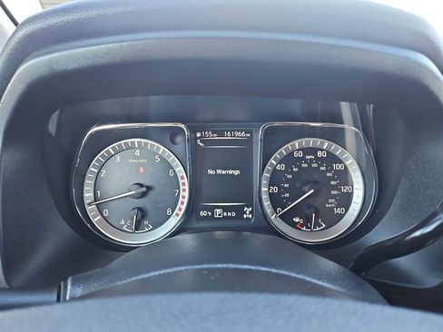 Used 2017 Nissan Titan SL image 32