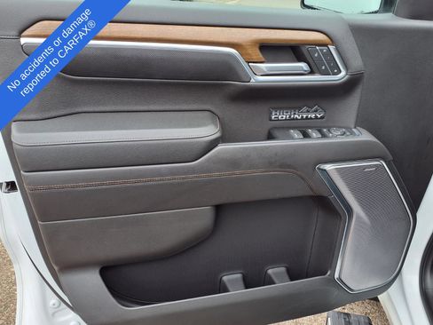 Used 2022 Chevrolet Silverado 1500 High Country w/ High Country Premium Package AWD/4WD image 14