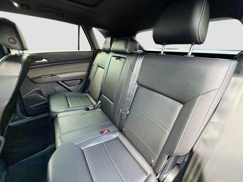Used 2023 Volkswagen Atlas Cross Sport SE w/ Panoramic Sunroof Package FWD image 20