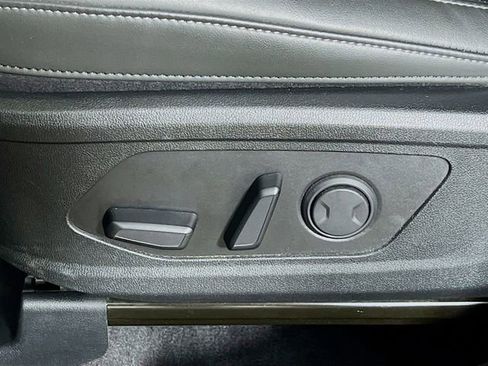 Used 2024 Kia Sorento S w/ Panoramic Sunroof Package image 11