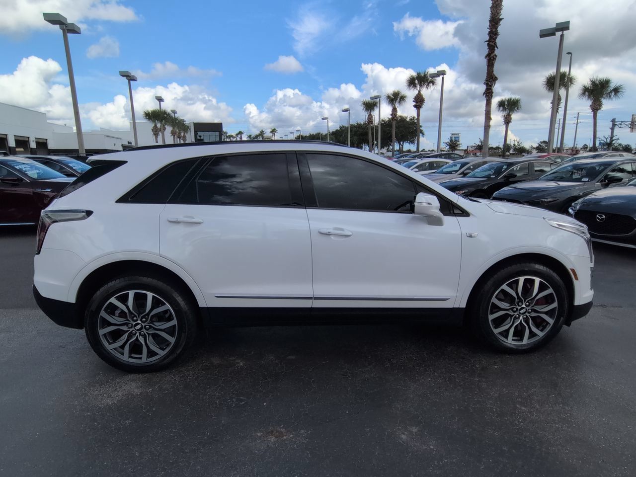 Used 2022 Cadillac XT5 Sportv w/ LPO, Floor Liner Package AWD/4WD image 3