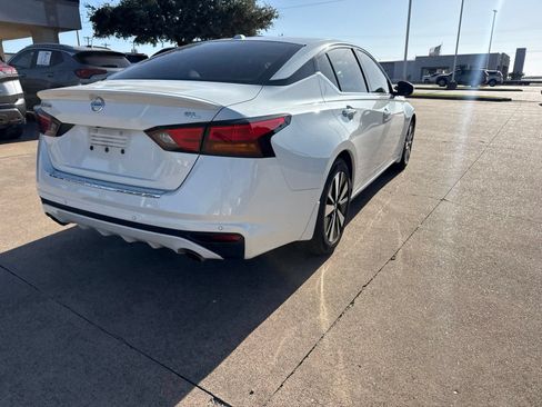 Used 2021 Nissan Altima 2.5 SL FWD image 7
