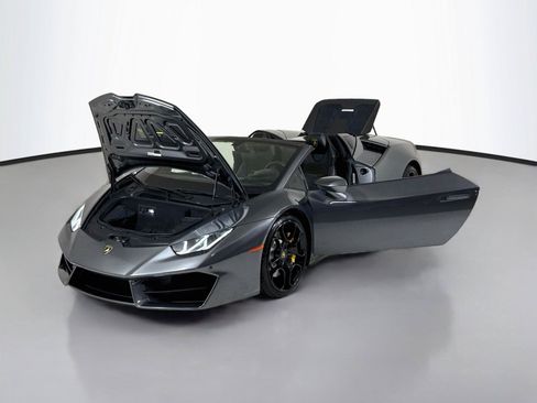 Used 2017 Lamborghini Huracan LP 580-2 RWD image 38