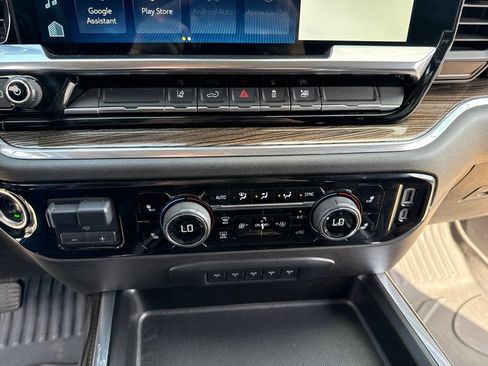Used 2025 Chevrolet Silverado 3500 LT AWD/4WD image 16
