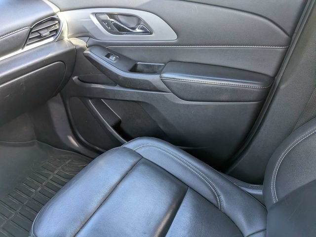 Used 2022 Chevrolet Traverse LT AWD/4WD image 17