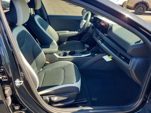 New 2026 Kia K4 GT-Line image 7