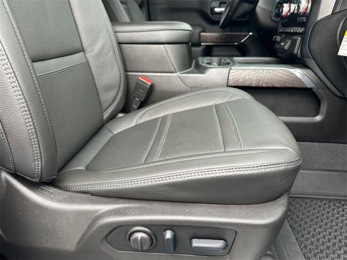 Used 2023 GMC Sierra 2500 Denali w/ Denali Ultimate Package image 14