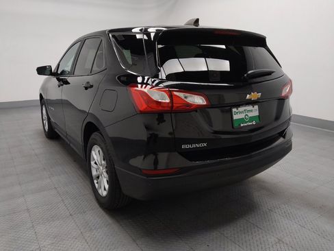Used 2020 Chevrolet Equinox LS w/ LPO, Cargo Package FWD image 5