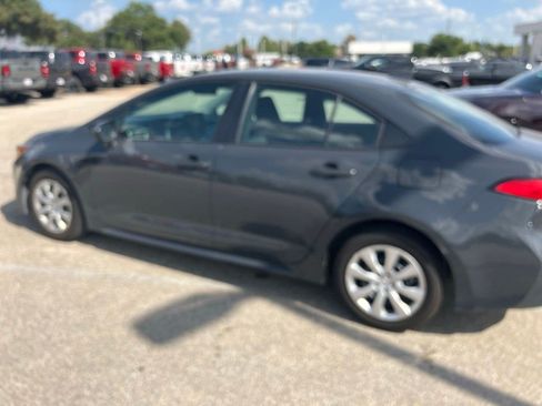 Used 2025 Toyota Corolla LE FWD image 2