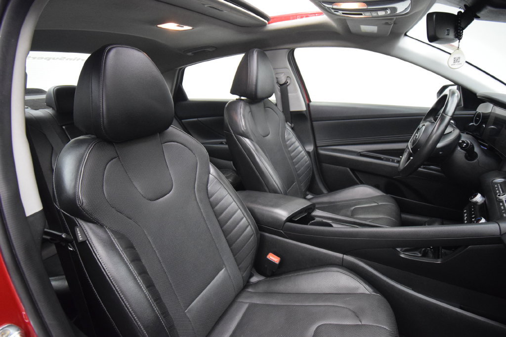 Used 2023 Hyundai Elantra Limited w/ Cargo Package FWD image 16