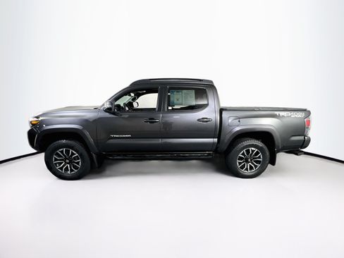 Used 2020 Toyota Tacoma TRD Sport w/ TRD Premium Sport Package AWD/4WD image 8