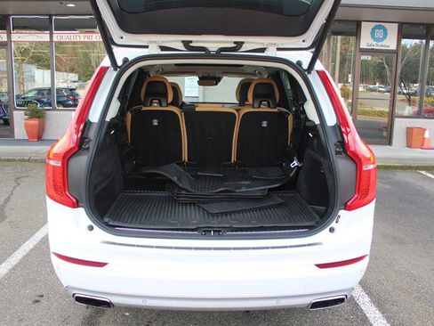 Used 2016 Volvo XC90 T8 Momentum w/ Vision Package image 30