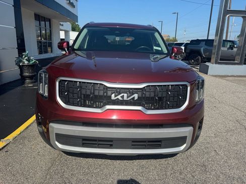 Used 2024 Kia Telluride EX w/ EX Captain's Chair Package FWD image 6