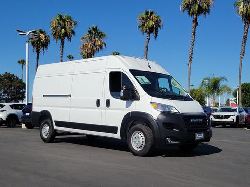 Used 2025 RAM ProMaster 2500 w/ Convenience Group FWD image 32