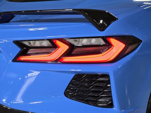 Used 2024 Chevrolet Corvette Stingray Preferred Cpe w/ Z51 Performance Package image 17