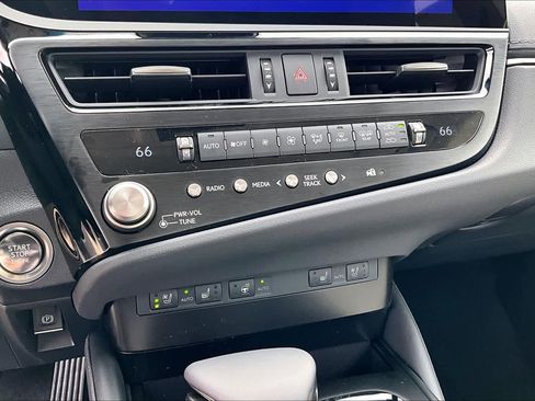 New 2025 Lexus ES 350 image 13