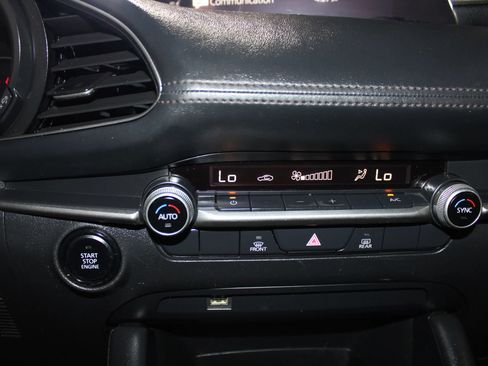 Used 2021 MAZDA MAZDA3 s FWD image 18