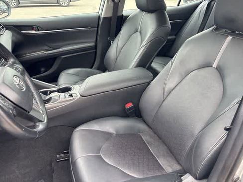 Used 2023 Toyota Camry XSE image 11