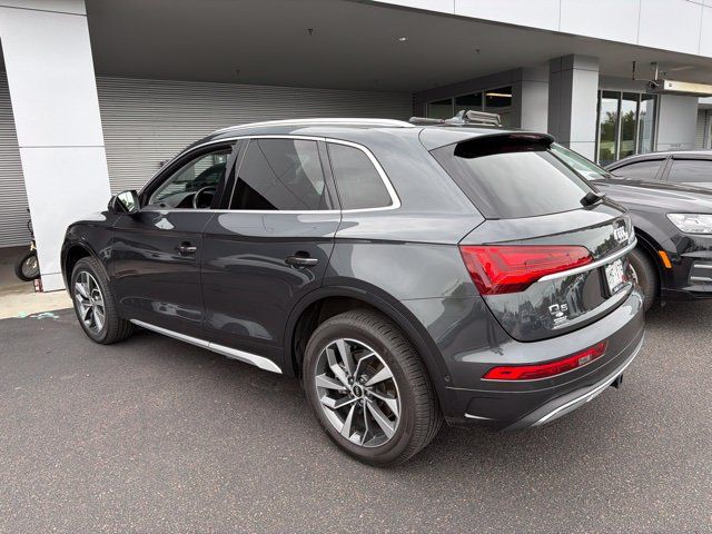 Used 2021 Audi Q5 Prestige AWD/4WD image 2