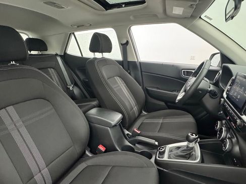 Used 2025 Hyundai Venue SEL FWD image 31