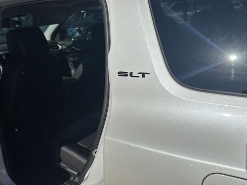 Used 2021 GMC Acadia SLT w/ Elevation Edition FWD image 7