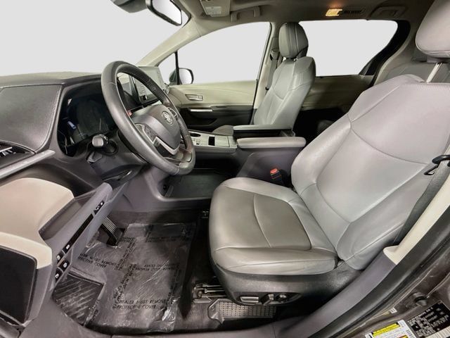 Certified 2024 Toyota Sienna XLE FWD image 22