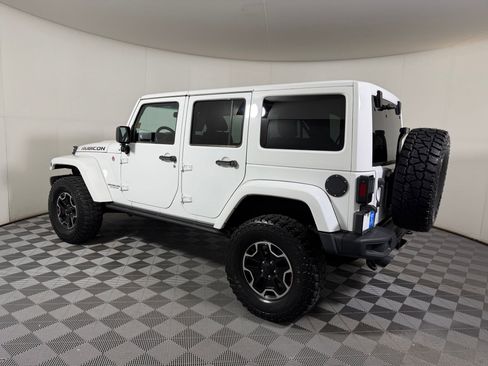 Used 2014 Jeep Wrangler Unlimited Rubicon image 2