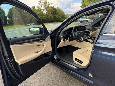 Used 2017 BMW 530i RWD image 11